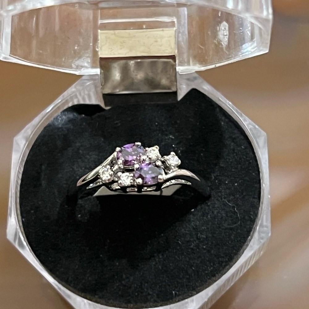 Elegant Silver and Purple Women's Ring